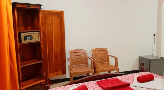 Номер Deluxe Dream Palace Family Guest House Mirissa , Beach 50m