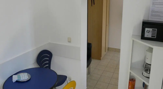 Ante - 200 m From sea - A5, Rezerwuj Hotel Hotele w Split-Dalmatia County z parkingiem, Parking
