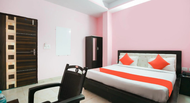 OYO 69734 Hotel A S RESIDENCY, Забронировать Отель Нойда штат Уттар-Прадеш