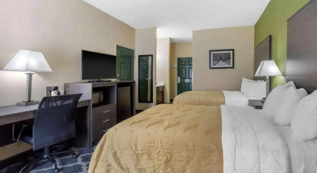 Четырёхместный номер Standard Quality Inn Kingstree North