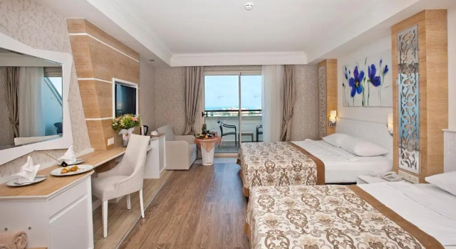 Номер Standard с частичным видом на море Crystal Sunset Pearl Collection - Ultimate All Inclusive