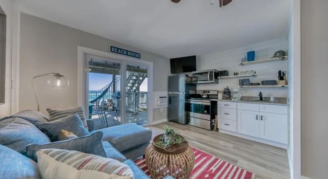 Weekender by Avantstay Gorgeous Beach Front Home w/ Ocean View, Rezerwuj Apartament Hotele w Emerald Coast z parkingiem, Parking