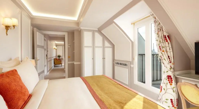 Люкс Family Hôtel Regina Louvre
