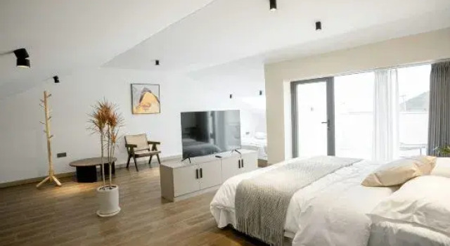 Семейный люкс Дуплекс c 1 комнатой Township Mid-Levels Homestay