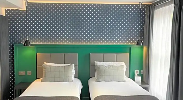 Номер Standard The Churchill Hotel