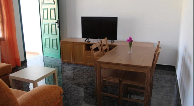 Apartment With 2 Bedrooms in Femés, With Wonderful Mountain View, Furn, Prenota Appartamento  