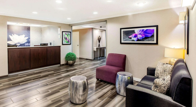 La Quinta Inn & Suites Houston Baytown East, Book Hotel Hoteller i Baytown med parkering, Parkering
