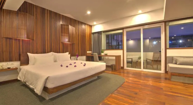 Люкс с видом на бассейн Hotel Somadevi Angkor Boutique and Resort