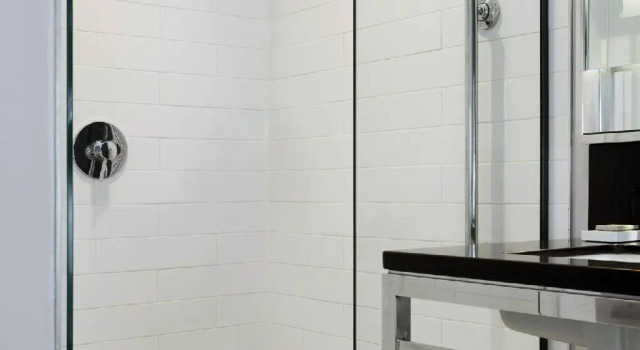 Четырёхместный люкс Executive Renaissance Cincinnati Downtown Hotel