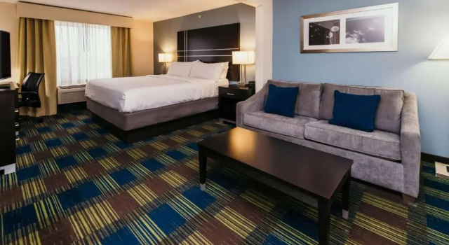 Двухместный люкс La Quinta Inn & Suites by Wyndham Ankeny IA - Des Moines IA
