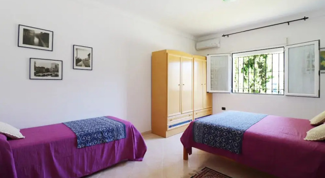 1120 Villa Meneguina-zafiro, Prenota Villa Hotel a Axarquía con parcheggio, Parcheggio