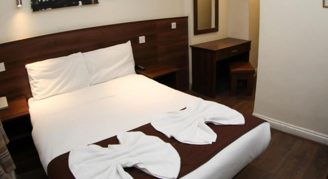 Ascot Hyde Park Hotel