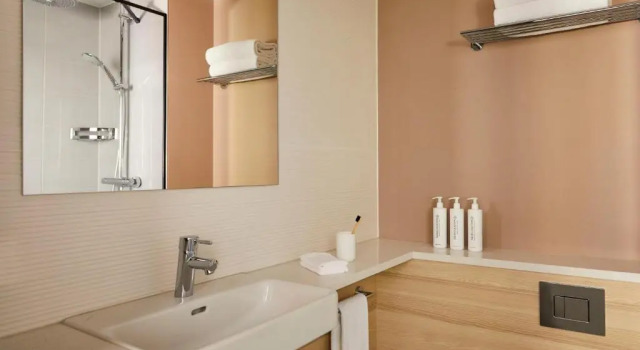 Номер Standard Crowne Plaza Hamburg-City Alster by IHG