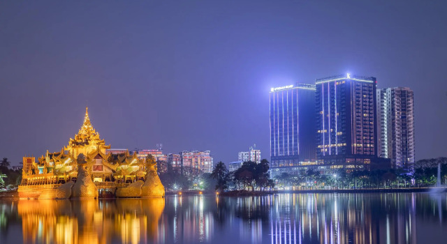 Двухместный номер Standard Wyndham Grand Yangon