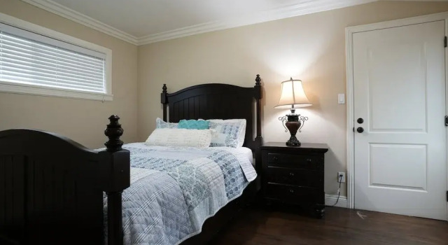 Comfy Pool Home,1/4 Mile Walk To Disneyland