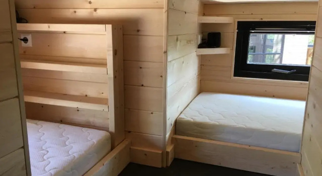 Fraai Tiny House aan het veluwemeer met uitzicht & veranda, Book Hotel Hotels in Hulshorst with Parking, Parking