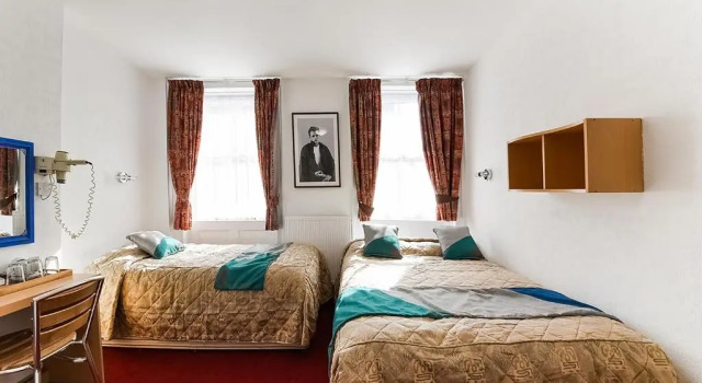 Четырёхместный номер Deluxe Upper Berkeley Hotel
