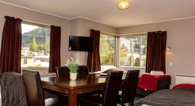 Luxe Suites & Apartments, Забронировать Апартаменты/квартира Отели South Island с парковкой, Парковка