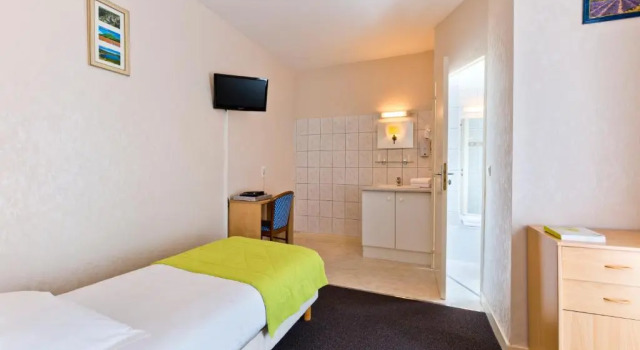 Номер Economy Logis Hôtel de la Paix