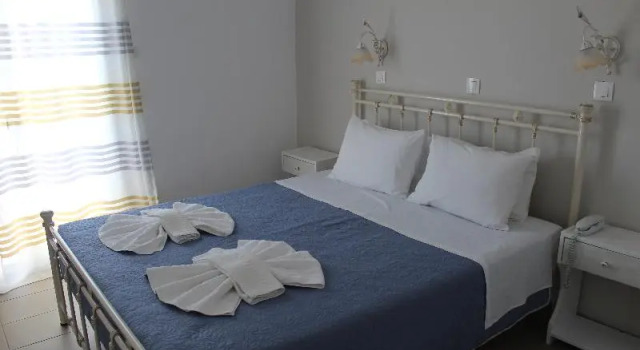 Трёхместный номер Standard с балконом и с видом на море Nikolas Hotel