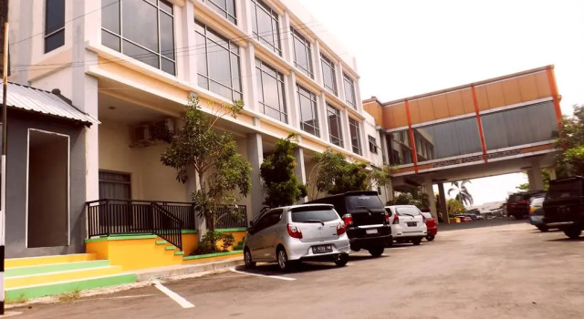Parkside Mandarin Hotel Pekalongan, Prenota Hotel Hotel a Pekalongan con piscina, Piscina