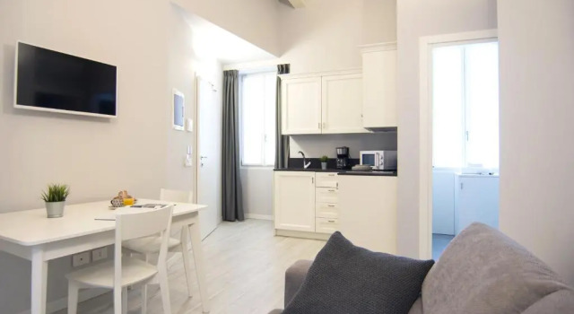 Люкс LA QUADRA SUITES - The super central apartments in Iseo, with daily housekeeping included