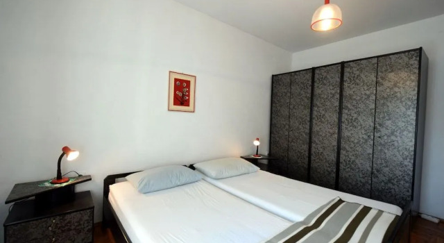 Apartments Petrovic, Prenota Appartamento Hotel a Isole Quarnerine con parcheggio, Parcheggio