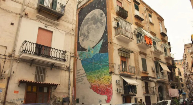 La Cartolina di Napoli Free Parking for Small Cars Only