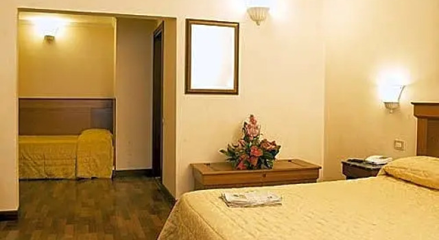 Трёхместный номер Classic Hotel Porta Faenza