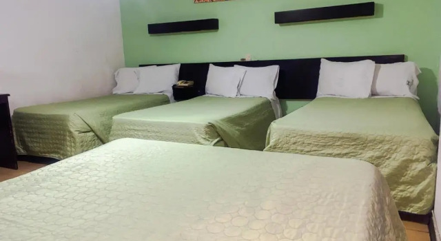 Четырёхместный номер Standard Hotel Trevi