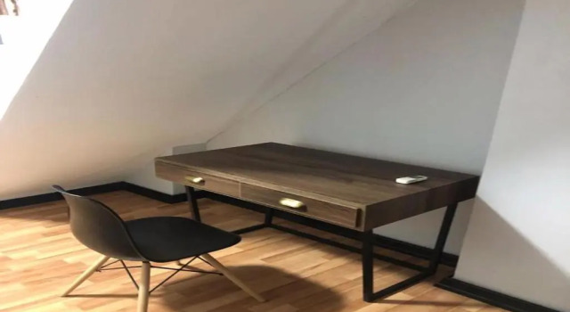 Tiny 1, Boek Hotel Besiktas 