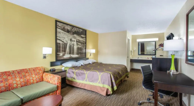 Номер Standard Super 8 by Wyndham Florence