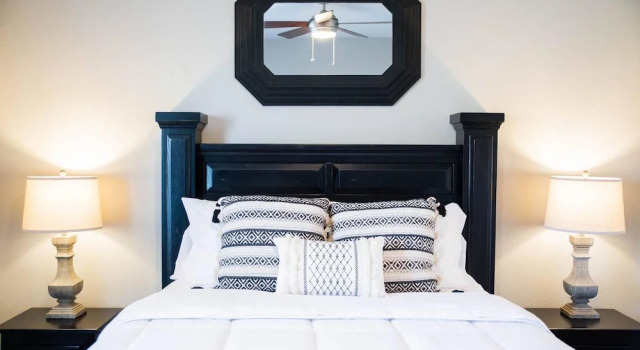 The Dogwood · Luxury Hot Tub· Lake Front Access ·, Varaa Hotelli Garfield 