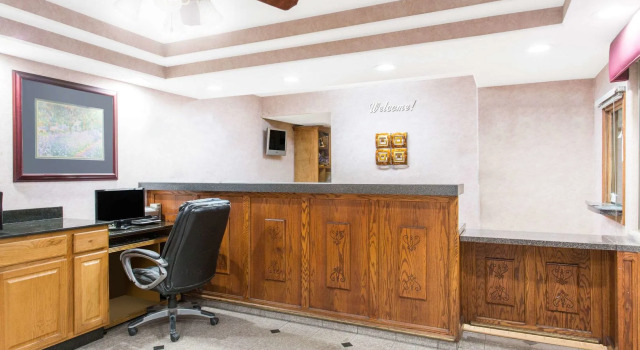 Knights Inn Madera, Réserver Auberge Madera Californie