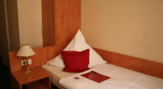 Номер Standard Hotel-Pension Adler Untertürkheim