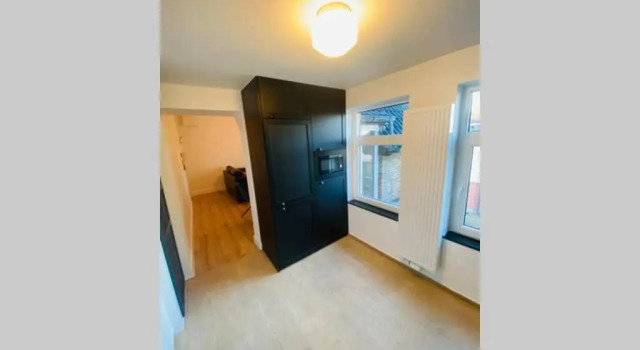 Recently renovated appartement 150m from the beach, Rezerwuj Apartament Hotele w Bruksela z parkingiem, Parking