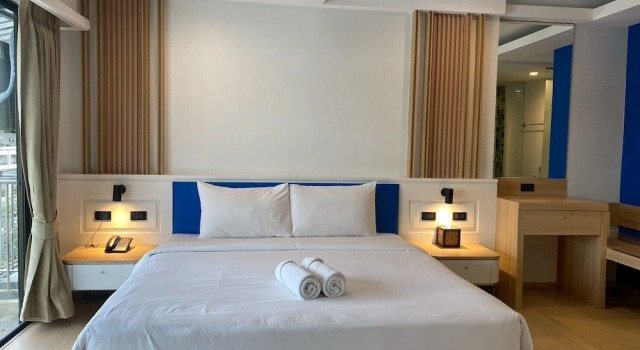 Двухместный номер Deluxe с балконом Armoni Patong Beach Hotel