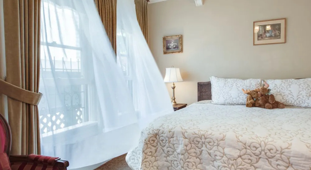 Номер Premium O Canada House Bed & Breakfast
