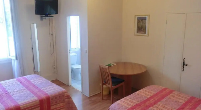 Standard Neljän hengen huone Hotel Le Terminus d'Albi