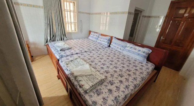 Четырёхместный номер Standard с балконом и с видом на горы Truong Phat Motel