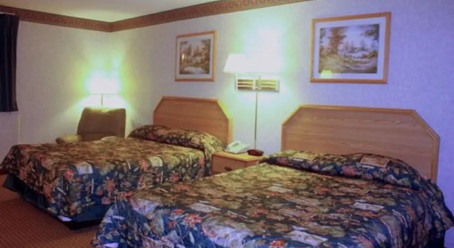 Четырёхместный номер Economy Garden City Inn