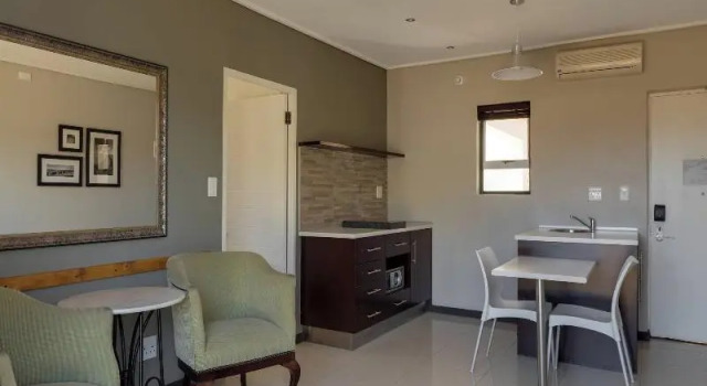Апартаменты c 1 комнатой с красивым видом из окна Protea Hotel by Marriott Cape Town Durbanville