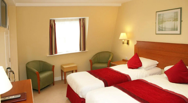 Трёхместный номер Standard Byron Hotel