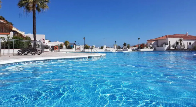 Апартаменты Casa Playa del Duque 2 in 1st sea line directly at the beach, heated pool, Wifi