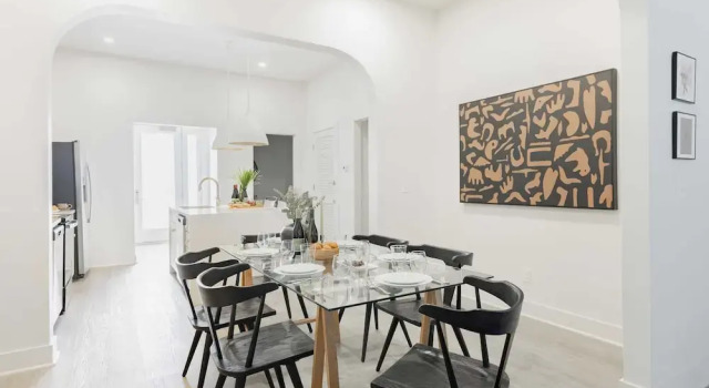 Sleeps 28 2 Units Near DT Nashville Outrider by Avantstay