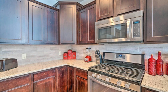 Апартаменты с 2 комнатами Main St Bozeman Condo - Walk to Parks & Eateries!