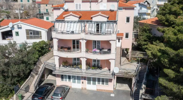 Apartments Luka Toni