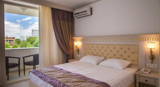 Двухместный номер Superior с балконом Hotel Sulina International