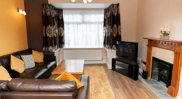 House - Sleeps 5 - Ensuite Bedrooms, Забронировать Отель Кемберли Суррей