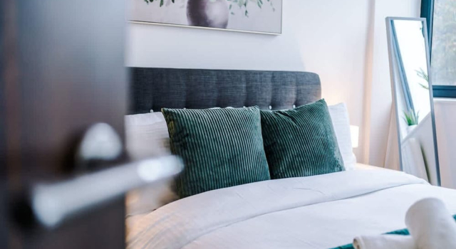 Апартаменты NEW Stylish Apartment Amazing Location Sleeps 4